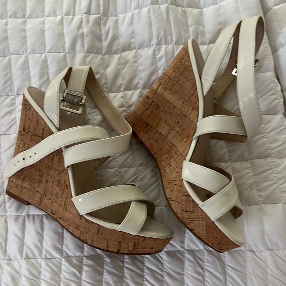Nine West platform wedge size 8 1/2